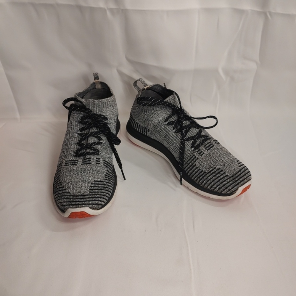 Under Armour 4501445103 Gray/Black Slip On Athletic Shoes Size 8 GUC